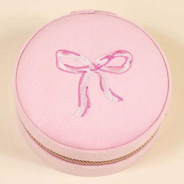 The Darling Effect Round Velvet Jewelry Case